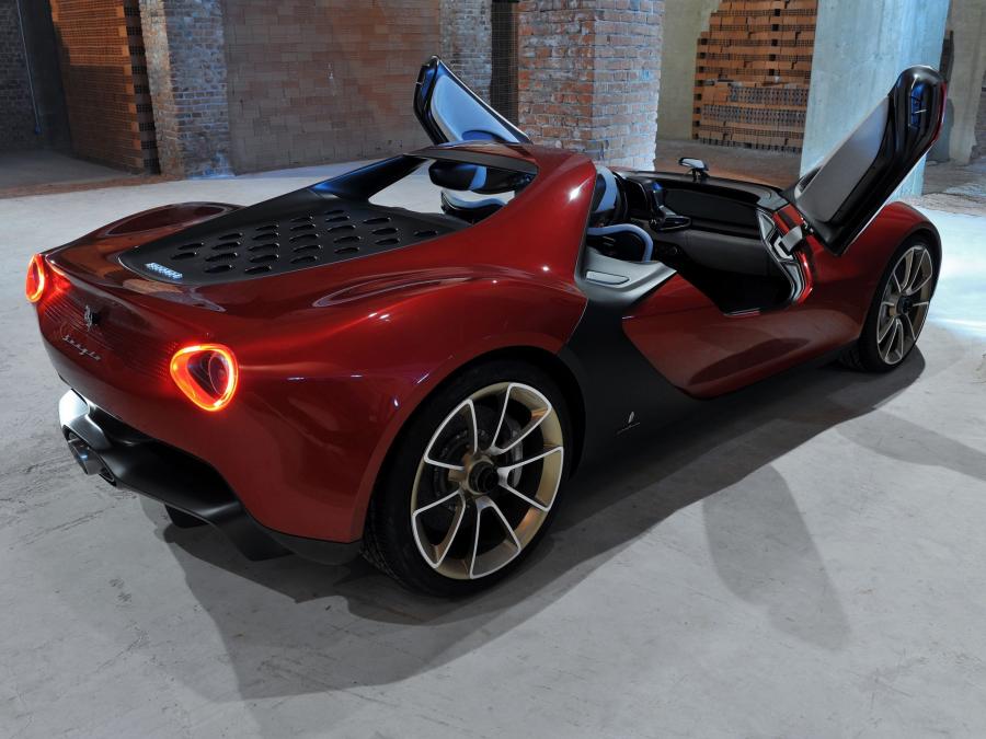  Ferrari Sergio 2013 года  (фото 11 из 16)